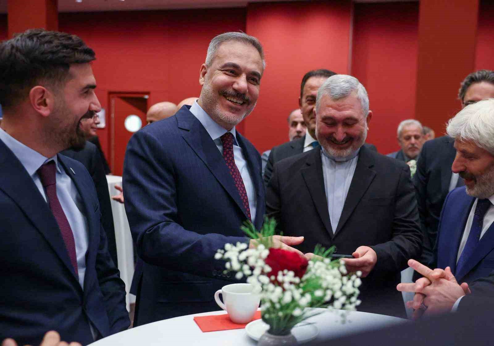bakan fidan turkiyenin berlin buyukelciligini ziyaret etti 5 uG2tp8jP