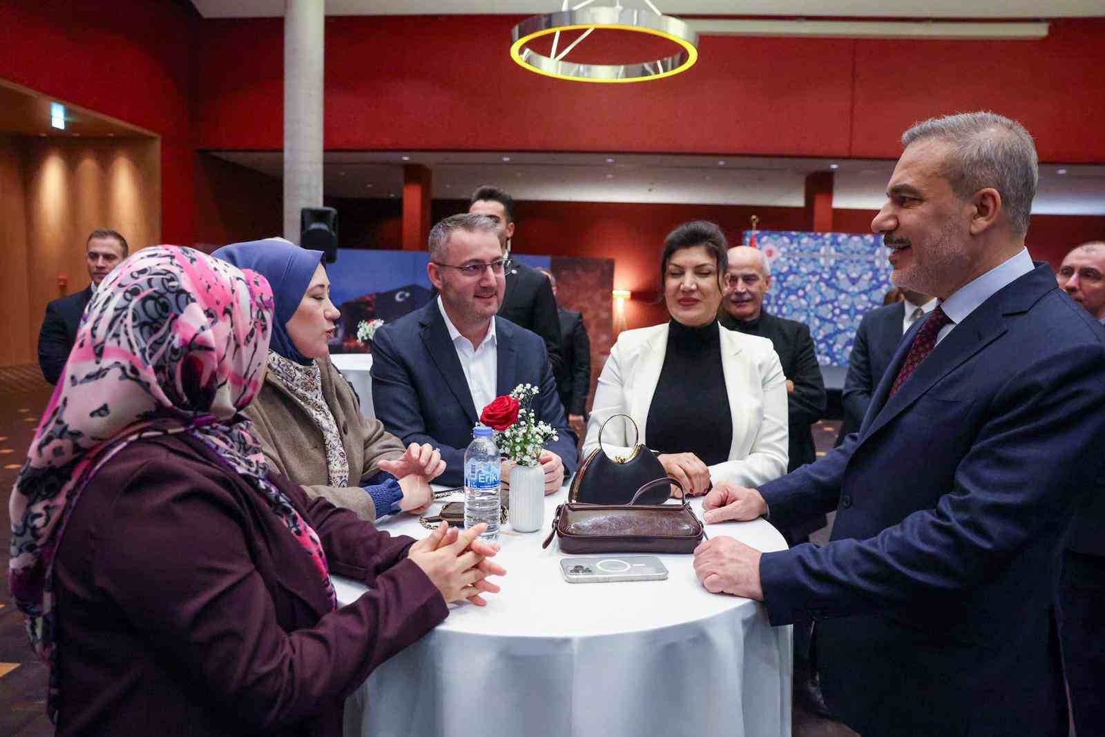 bakan fidan turkiyenin berlin buyukelciligini ziyaret etti 6