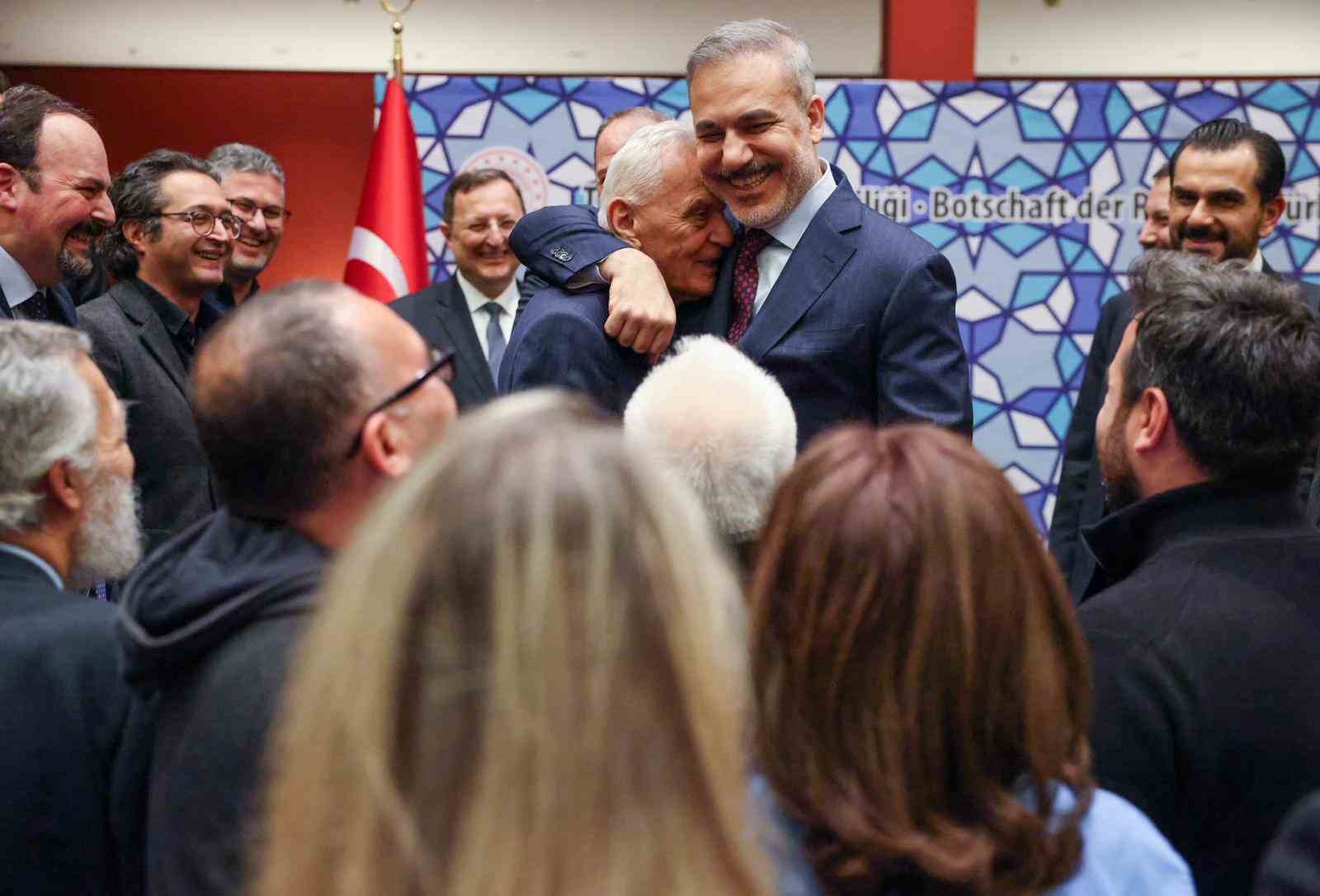 bakan fidan turkiyenin berlin buyukelciligini ziyaret etti 7 n82UeKZt