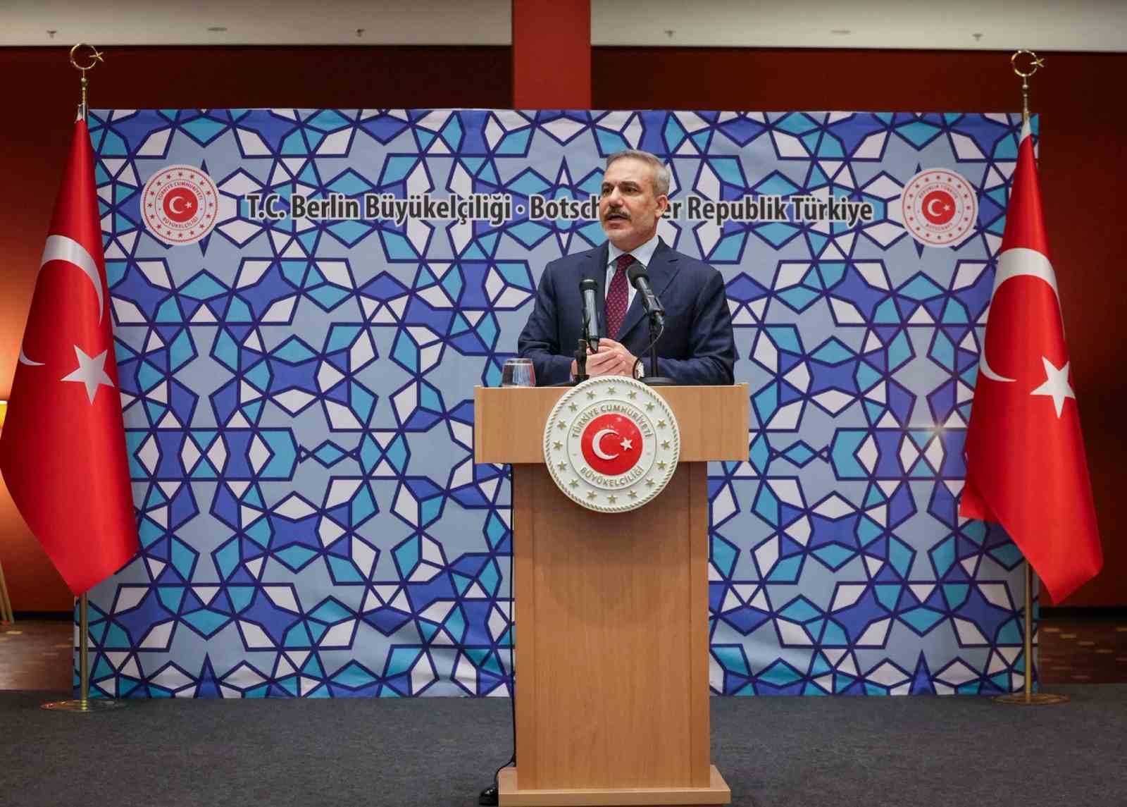 bakan fidan turkiyenin berlin buyukelciligini ziyaret etti 9 jKDJmQRA