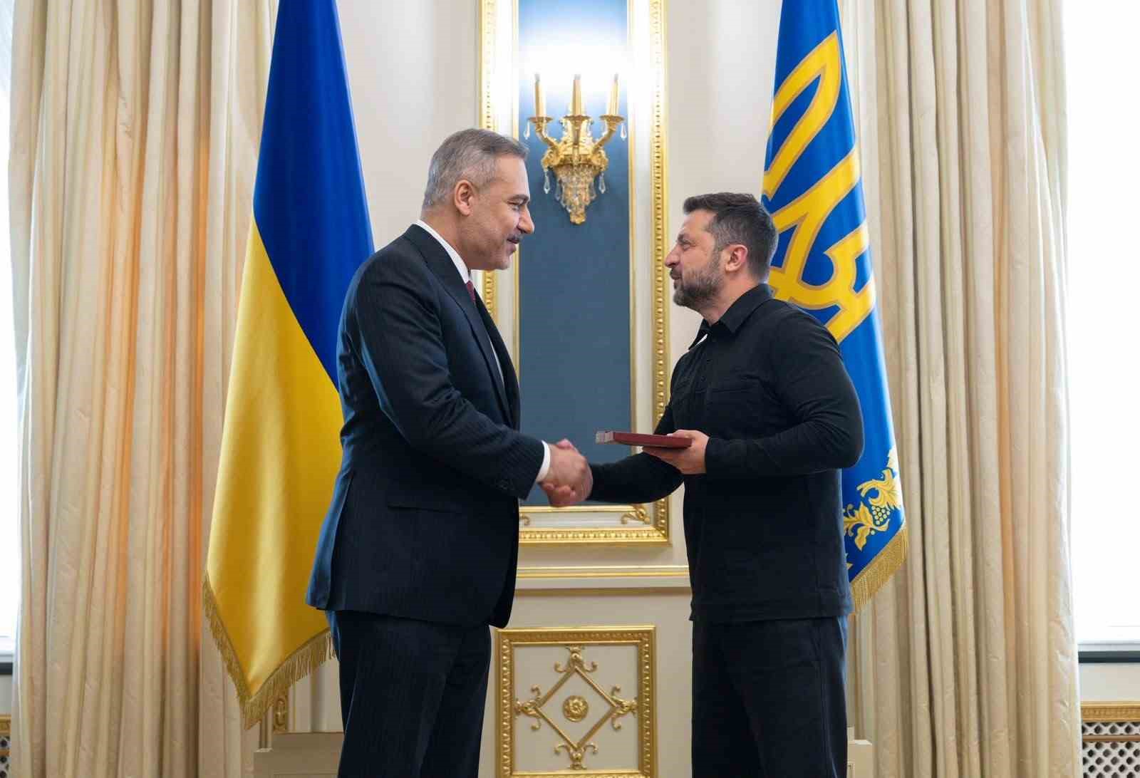 bakan fidan ukrayna devlet baskani zelenskiy ile bir araya geldi 5 2Pev4ITl