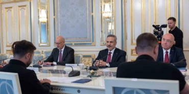 bakan-fidan-ukrayna-devlet-baskani-zelenskiy-ile-bir-araya-geldi-7RYpCwMw.jpg