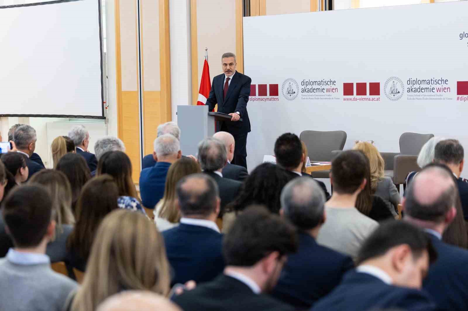 bakan fidan viyana diplomasi akademisinde duzenlenen konferansa katildi 1 a4LZcSZv