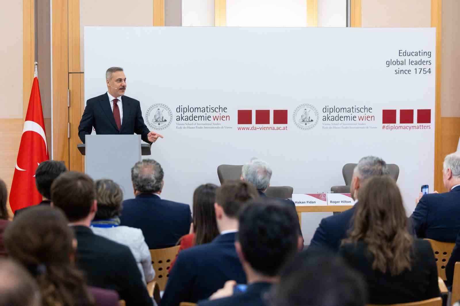 bakan fidan viyana diplomasi akademisinde duzenlenen konferansa katildi 2 ppvJEl89