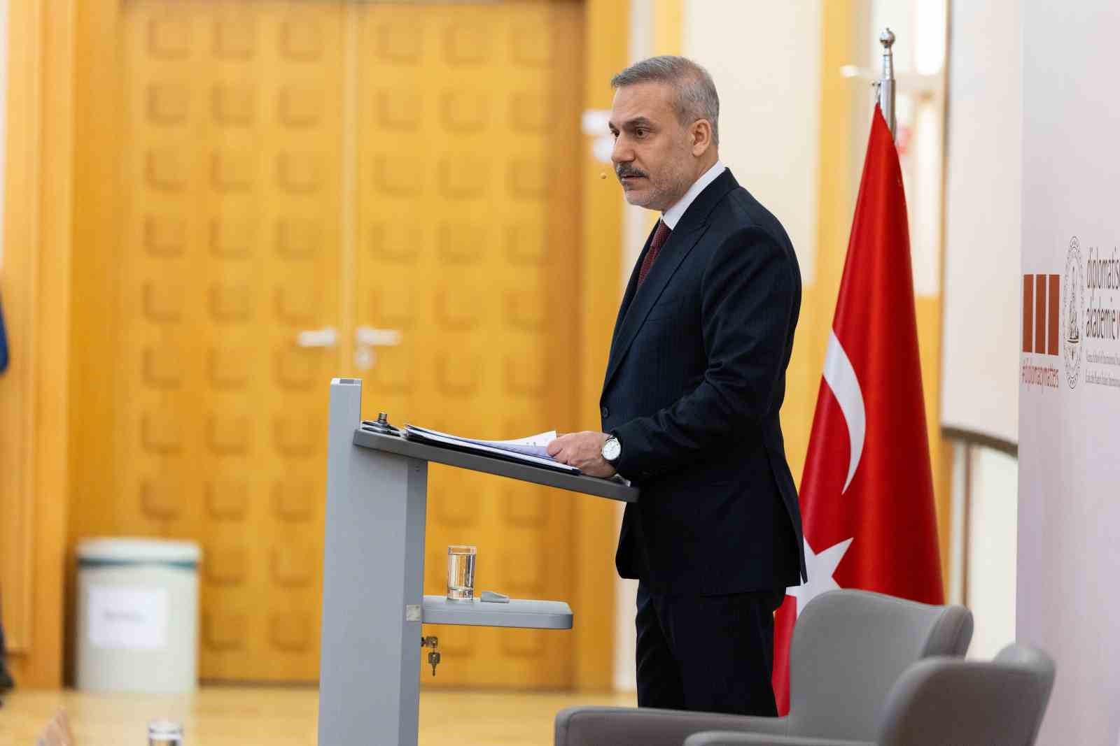 bakan fidan viyana diplomasi akademisinde duzenlenen konferansa katildi 4 Yv7quYfW