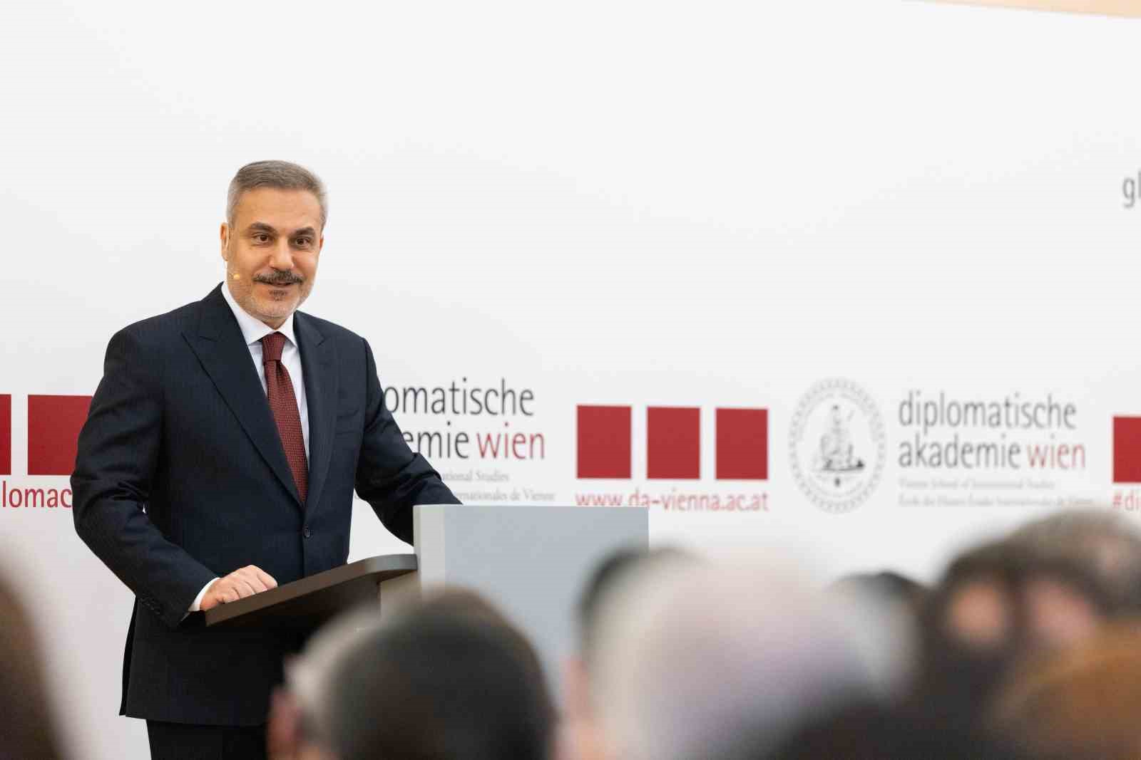 bakan fidan viyana diplomasi akademisinde duzenlenen konferansa katildi 7 SEMwfjQL