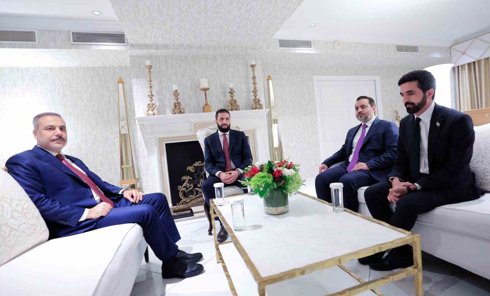 bakan fidan washingtonda suriye cumhurbaskani es sara ile bir araya geldi 0 ZOUCJV4z