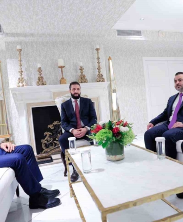 bakan-fidan-washingtonda-suriye-cumhurbaskani-es-sara-ile-bir-araya-geldi-yGqLTc1v.jpg