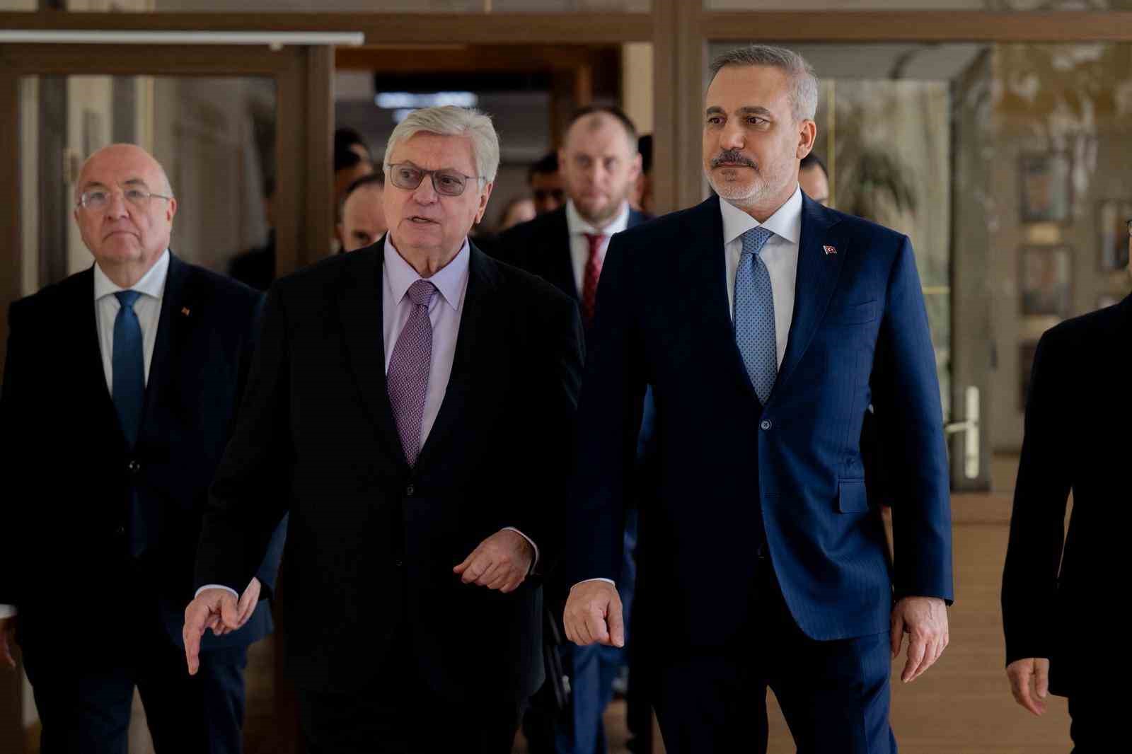 Bakan Fidan’a Moskova Devlet Uluslararası İlişkiler Enstitüsü’nden fahri doktora ünvanı 14 bakan fidana moskova devlet uluslararasi iliskiler enstitusunden fahri doktora unvani 10 hGIS2QcP