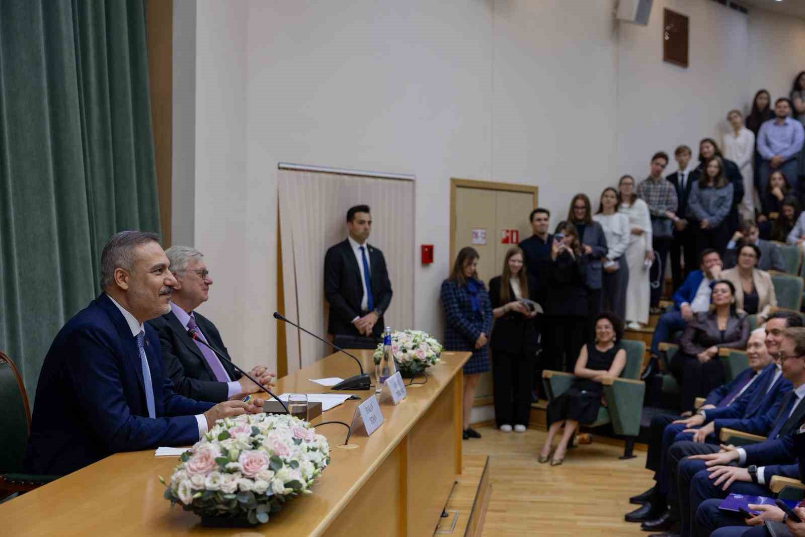 Bakan Fidan’a Moskova Devlet Uluslararası İlişkiler Enstitüsü’nden fahri doktora ünvanı 6 bakan fidana moskova devlet uluslararasi iliskiler enstitusunden fahri doktora unvani 2 lXvUzCjT