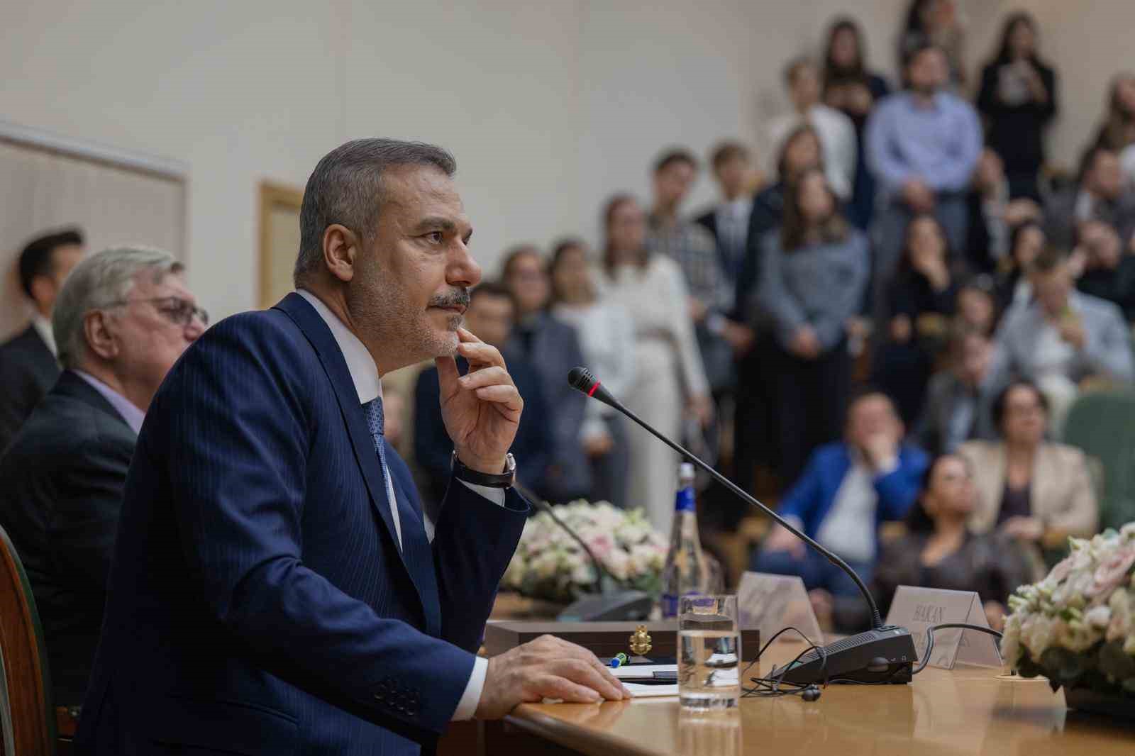 Bakan Fidan’a Moskova Devlet Uluslararası İlişkiler Enstitüsü’nden fahri doktora ünvanı 9 bakan fidana moskova devlet uluslararasi iliskiler enstitusunden fahri doktora unvani 5 5i4FZtEg