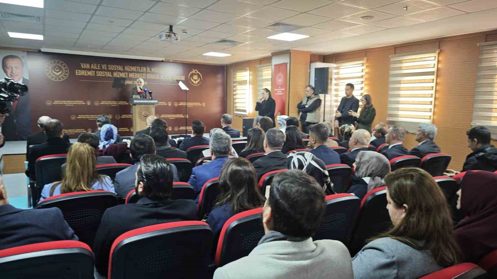 bakan goktas 28 subatin karanlik izlerini silmek icin gece gunduz demeden calismaya devam edecegiz GahYC99t
