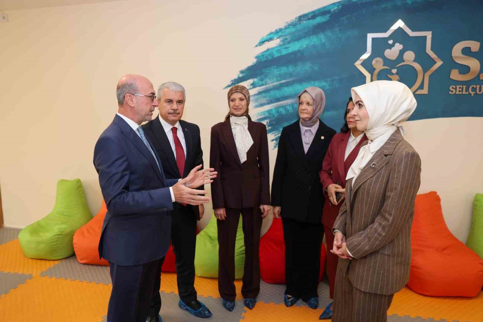 bakan goktas aile odakli hizmetlerin ulke genelinde daha da yayginlasmasi icin calisiyoruz 1 BW3O2BNO