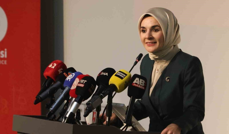 bakan-goktas-aile-yapimizi-ve-degerlerimizi-korumak-icin-kapsamli-calismalar-yurutuyoruz-YfqwusCu.jpg