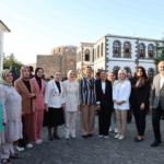 bakan-goktas-ailesinden-guc-alan-toplumlar-daha-direncli-olur-O8DuXiEF.jpg
