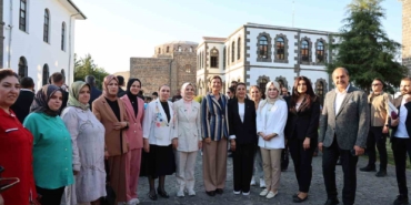 bakan-goktas-ailesinden-guc-alan-toplumlar-daha-direncli-olur-O8DuXiEF.jpg
