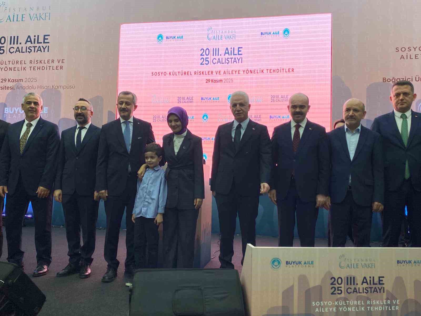 bakan goktas aileyi korumak gelecek nesillere karsi sorumlulugumuzdur 4 kJth48F3