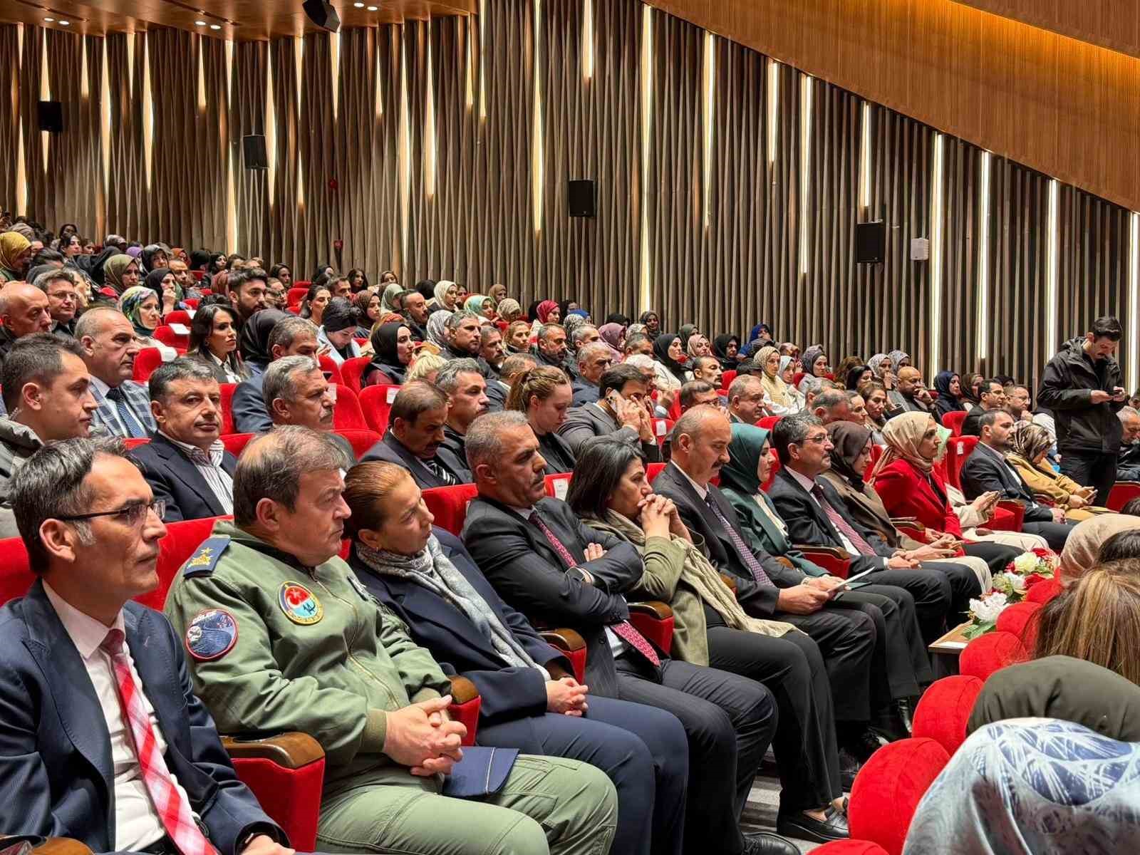 bakan goktas bagimlilikla mucadelede aileyi merkeze alan yeni bir donem baslatiyoruz 3 hDgdnPLC