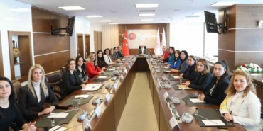 bakan-goktas-barolarin-kadin-ve-cocuk-haklari-komisyonu-temsilcileriyle-bir-araya-geldi-77Kbf8lf.jpg