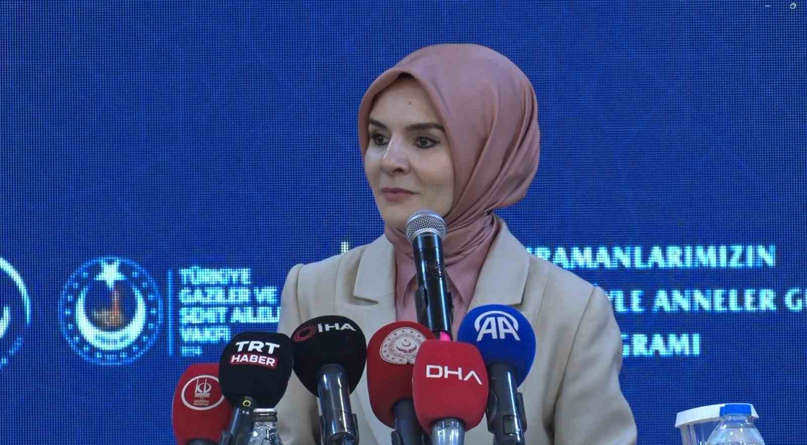 Bakan Göktaş: "Bütün gayretimiz, evlatlarımızın güven içinde büyüdüğü, annelerin gönlünün ferah olduğu bir ülke iklimini güçlendirmektir" 4 bakan goktas butun gayretimiz evlatlarimizin guven icinde buyudugu annelerin gonlunun ferah oldugu bir ulke 52brN8Zh