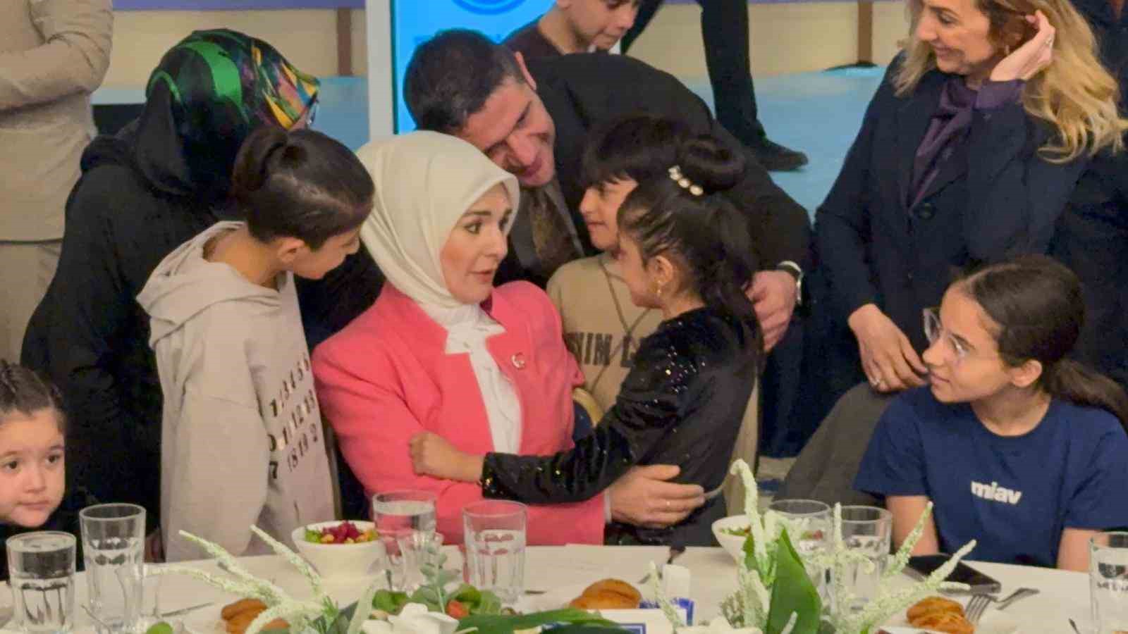 bakan goktas cocuklar gelecegimizin teminatidir 0 InXZme4r