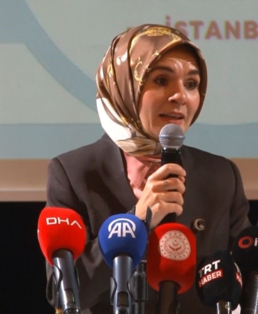 bakan-goktas-dijital-dunyada-cocuklarimizin-sesi-kalkani-ve-rehberi-olmaya-kararliyiz-hSpbPanJ.jpg