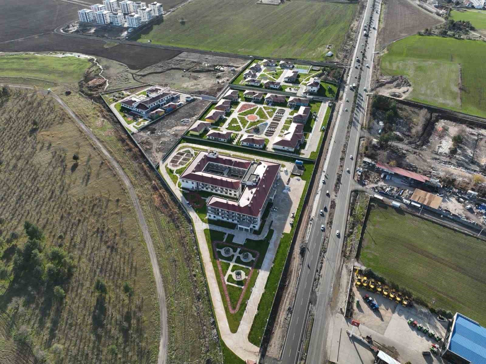 Bakan Göktaş, Diyarbakır’ın ilk huzurevinin olduğu kampüste incelemelerde bulundu 5 bakan goktas diyarbakirin ilk huzurevinin oldugu kampuste incelemelerde bulundu 1