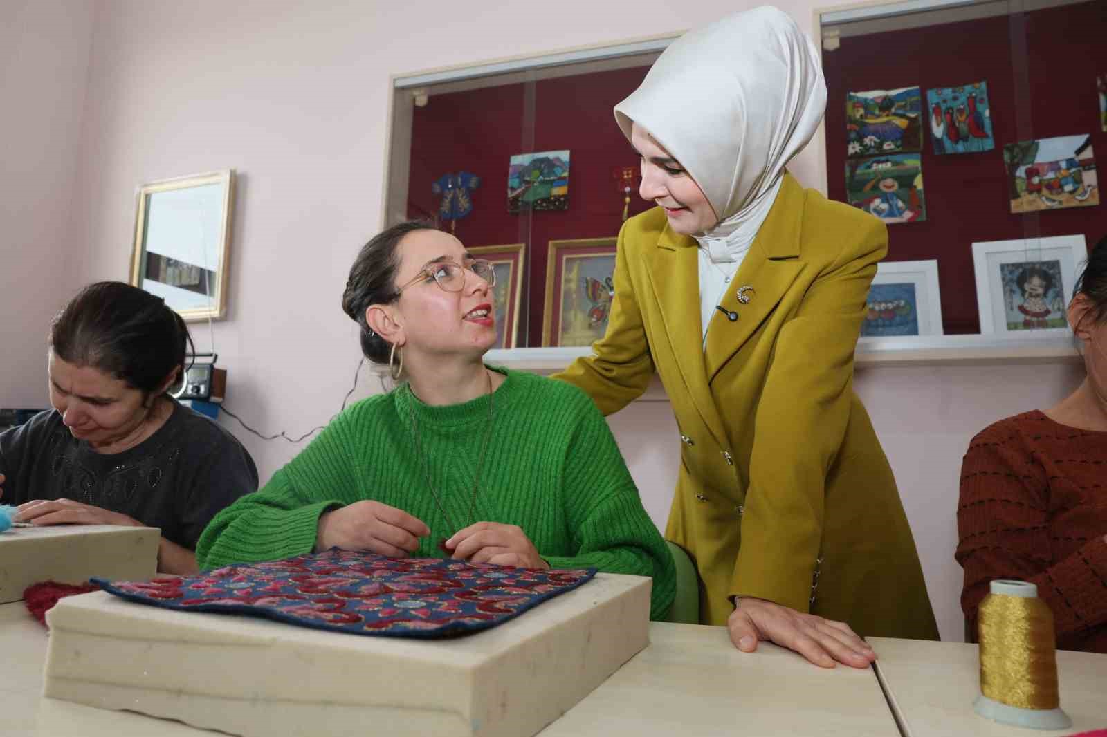 bakan goktas duyurdu 2026da kamuda bin 573 engelli vatandas daha istihdam edilecek 3 4l8BlmCj