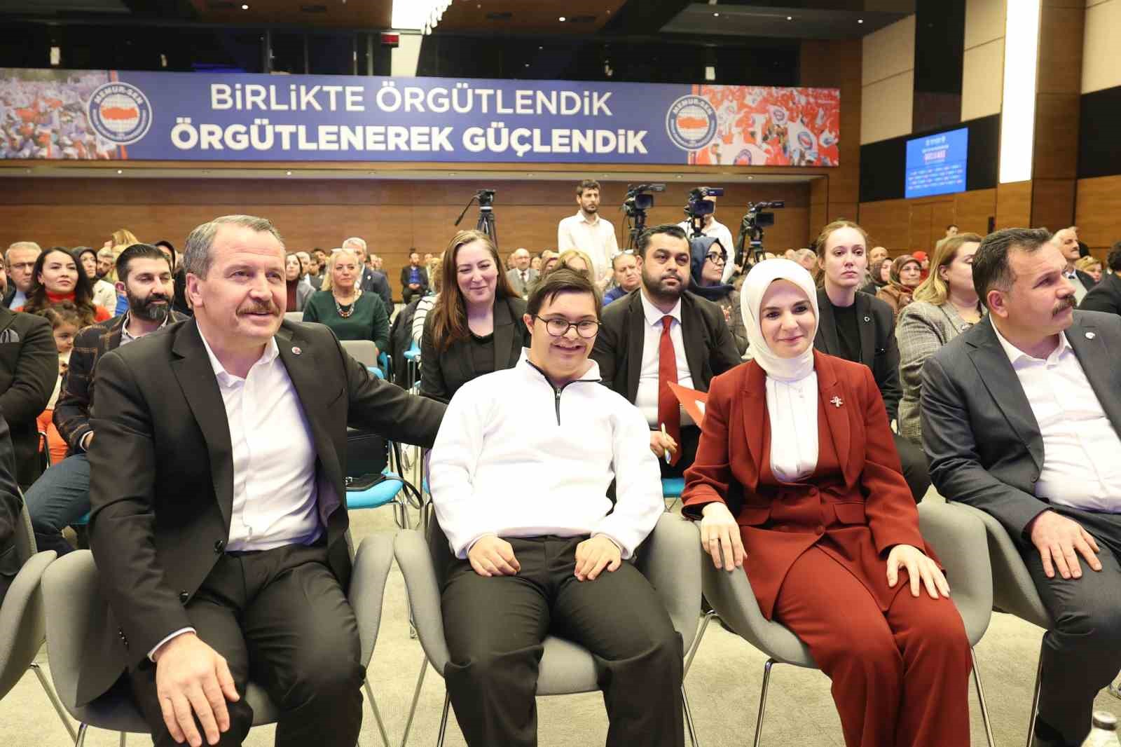 Bakan Göktaş: "Engelli bireylerin hayatın her alanına katılımı için adımlar atmak hepimizin ortak sorumluluğudur" 5 bakan goktas engelli bireylerin hayatin her alanina katilimi icin adimlar atmak hepimizin ortak sorumlulugudur ByvqdLwy