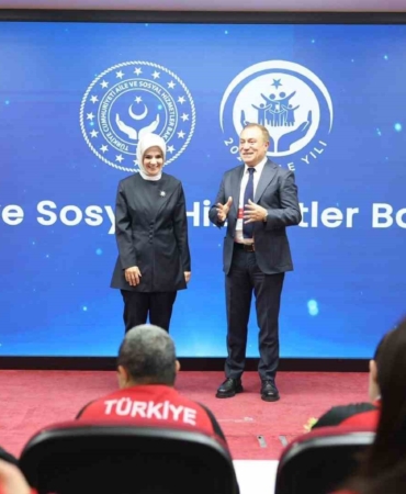bakan-goktas-engelli-sporcularla-bir-araya-geldi-P6jKldy4.jpg