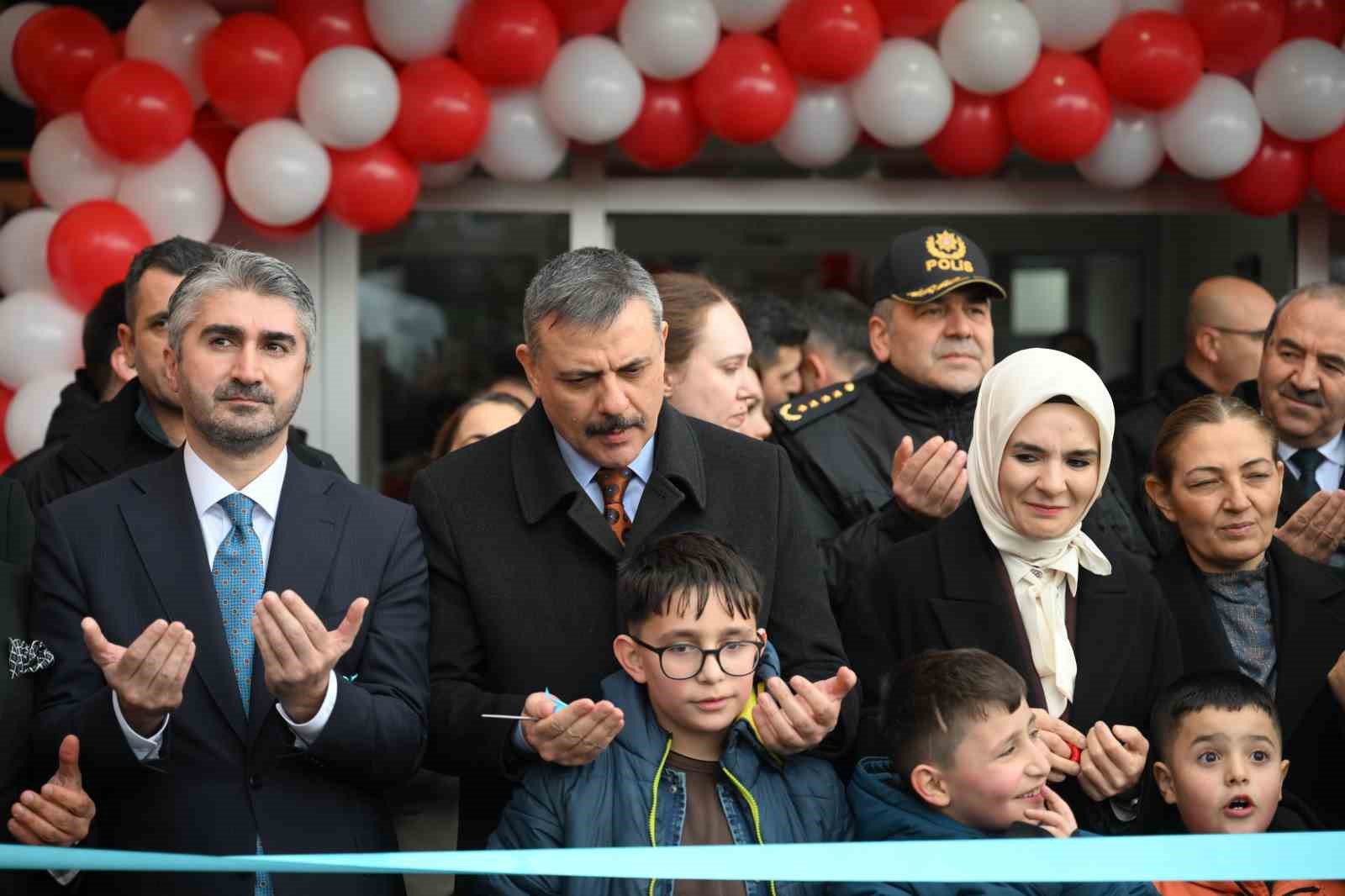 bakan goktas erzurumda engelli aktif yasam merkezinin acilisini yapti 2 KarwfkCQ