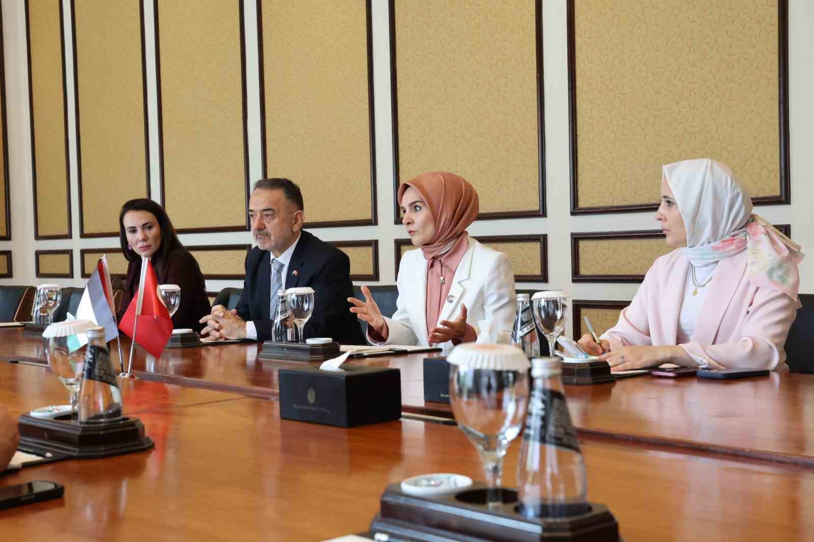bakan goktas filistin ve somalili bakanlar ile iit temsilcileriyle bir araya geldi 0 vYdS95Ow