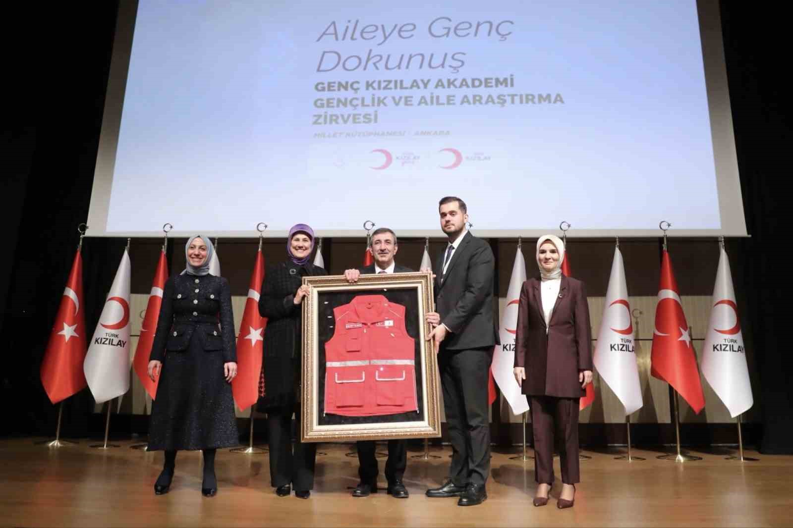 Bakan Göktaş: "Gençlerimizin geleceklerini sağlam adımlarla inşa etmelerini destekleyen bir anlayışla çalışıyoruz" 5 bakan goktas genclerimizin geleceklerini saglam adimlarla insa etmelerini destekleyen bir anlayisla calisiyoruz 1