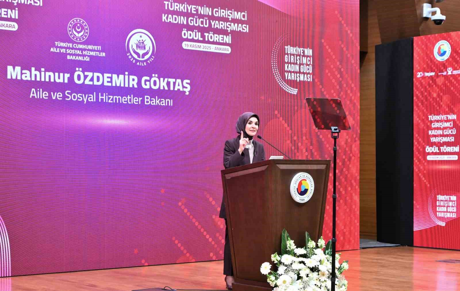 bakan goktas girisimci kadinlara yuz yuze e ticaret egitimlerini turkiyenin dort bir yaninda yayginlastiracagiz 0 pqhJsr9Y