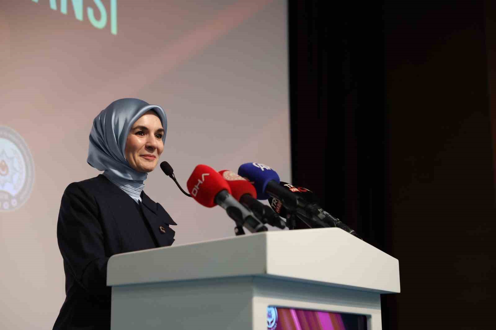Bakan Göktaş: "Göçü; insanın, ailenin ve toplumun ruhunu etkileyen önemli bir süreç olarak görüyoruz" 4 bakan goktas gocu insanin ailenin ve toplumun ruhunu etkileyen onemli bir surec olarak goruyoruz Fn7s63eM
