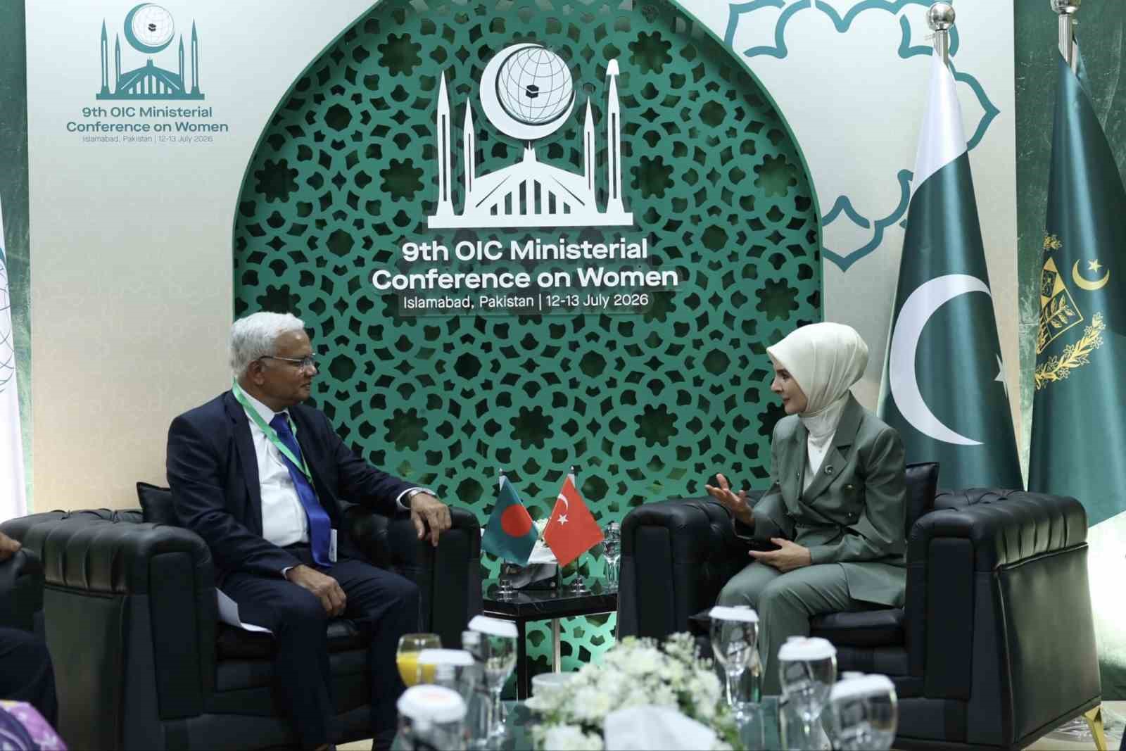 bakan goktas islamabadda iit 9 kadindan sorumlu bakanlar konferansinin acilis oturumuna katildi 4