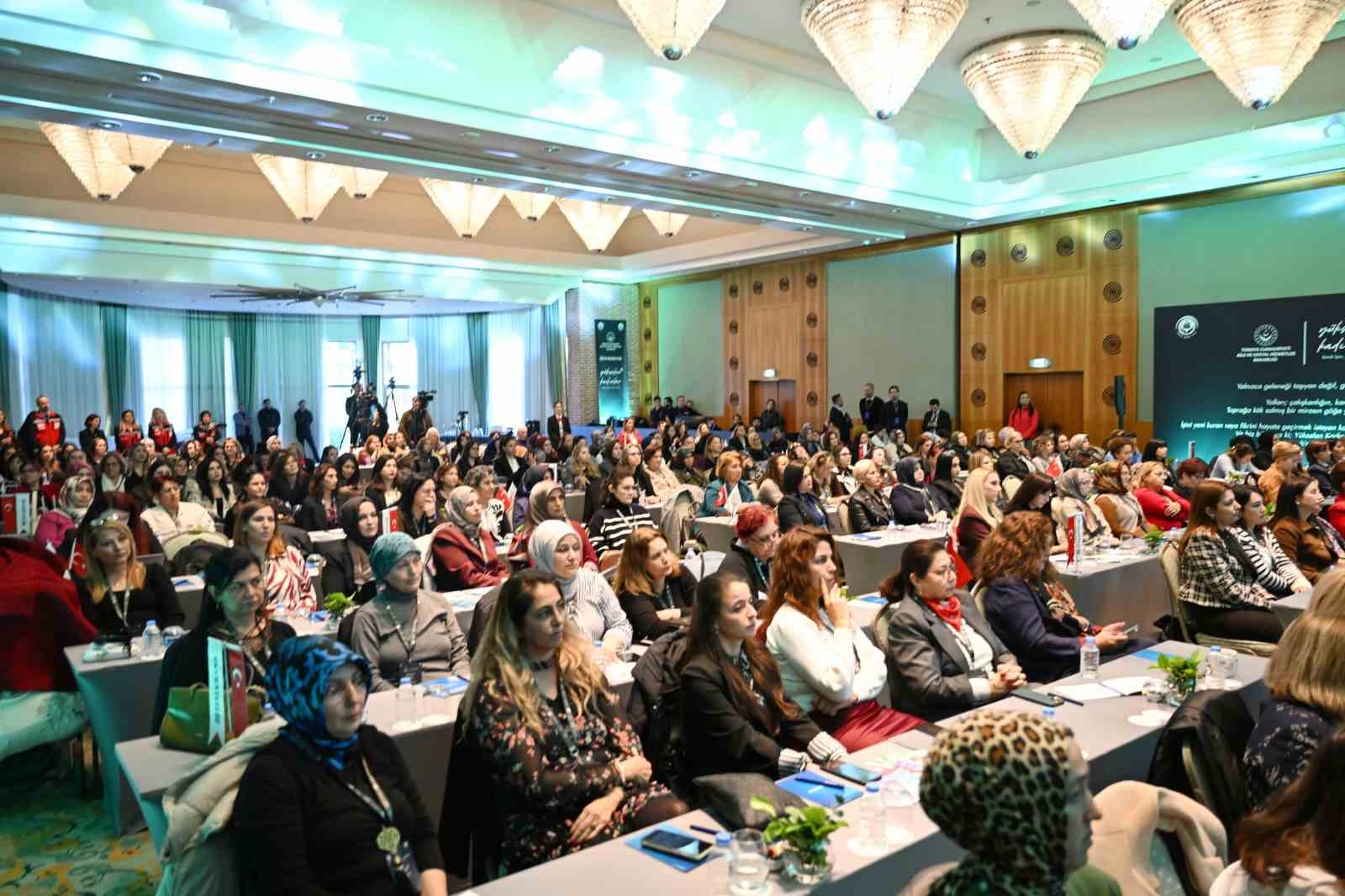bakan goktas kadinlarimiz kalkinmanin asli faktorudur 1 uXvBNJ7A