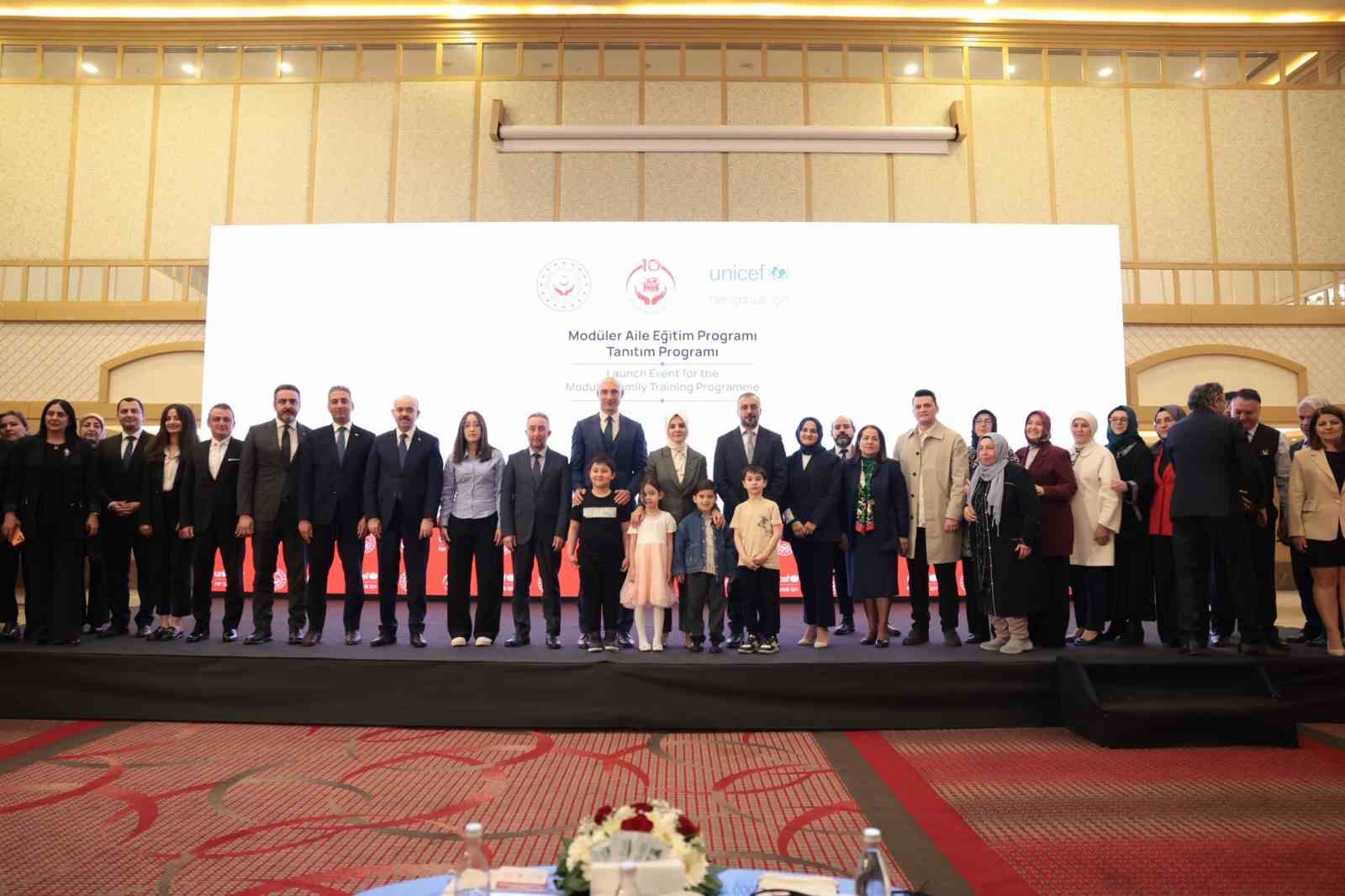 Bakan Göktaş: "(Kahramanmaraş’taki okul saldırısı) Süreç, ilgili tüm bakanlıklarımız tarafından yakından takip ediliyor" 6 bakan goktas kahramanmarastaki okul saldirisi surec ilgili tum bakanliklarimiz tarafindan yakindan takip ediliyor 2 EZ9tpbez