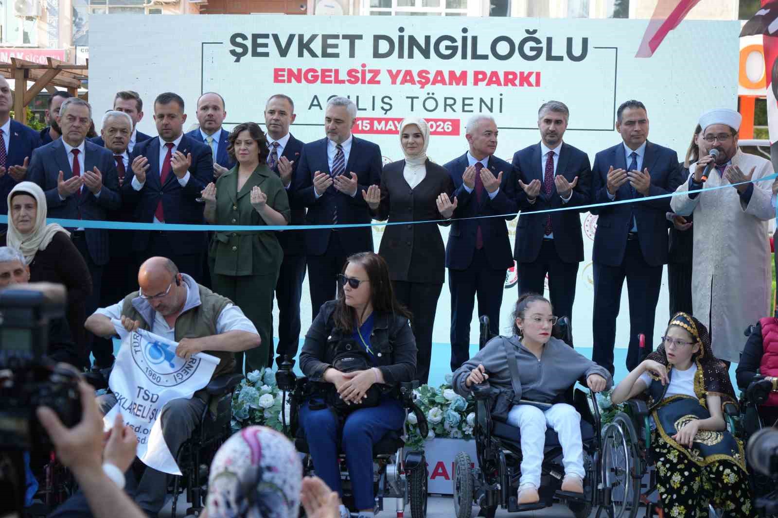 bakan goktas kirklarelinde engelsiz yasam parkinin acilisini yapti 9 6jijtazW