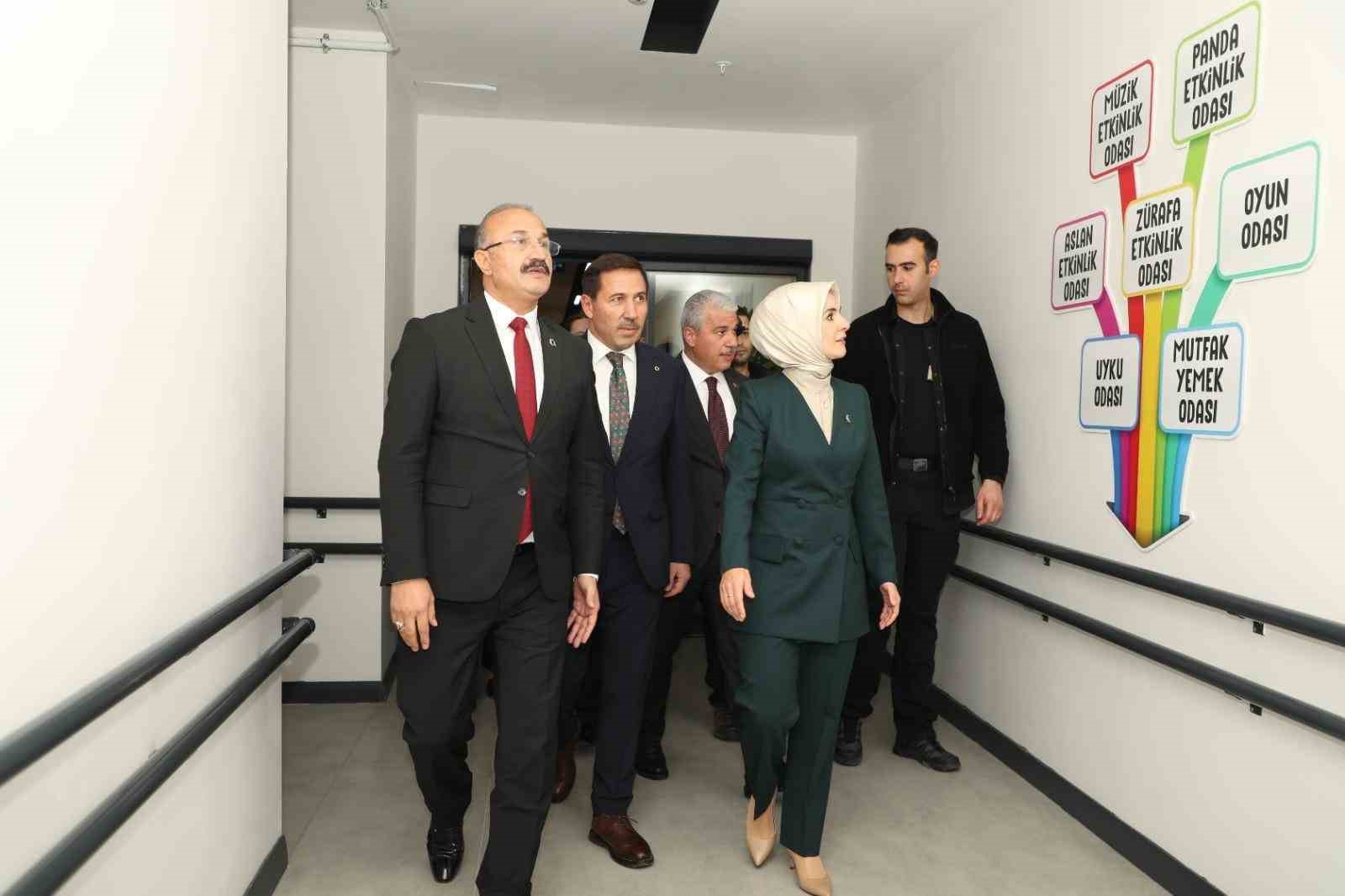 bakan goktas konyada evlilik kredisinden yararlanan ciftin nikah sahidi oldu 2 tHy7ihrK