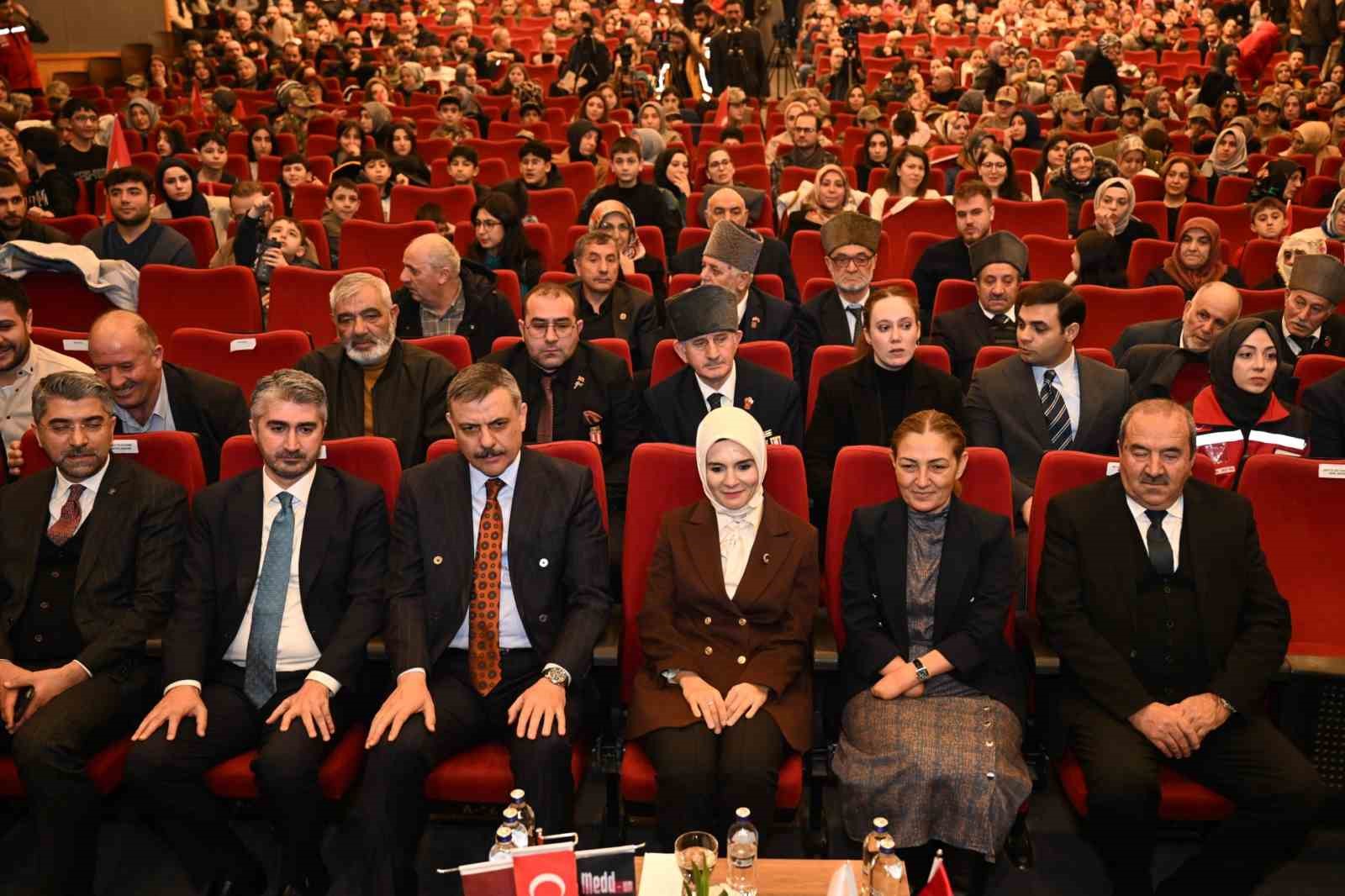 bakan goktas medd up sahne gosterisini izledi 9 as3e7O6g
