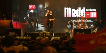bakan-goktas-medd-up-sahne-gosterisini-izledi-DZvsmfrV.jpg