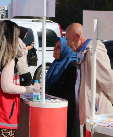 bakan-goktas-mobil-sosyal-hizmet-merkezlerimizle-bu-yil-226-bin-668-vatandasimiza-ulastik-Kdm6GThy.jpg