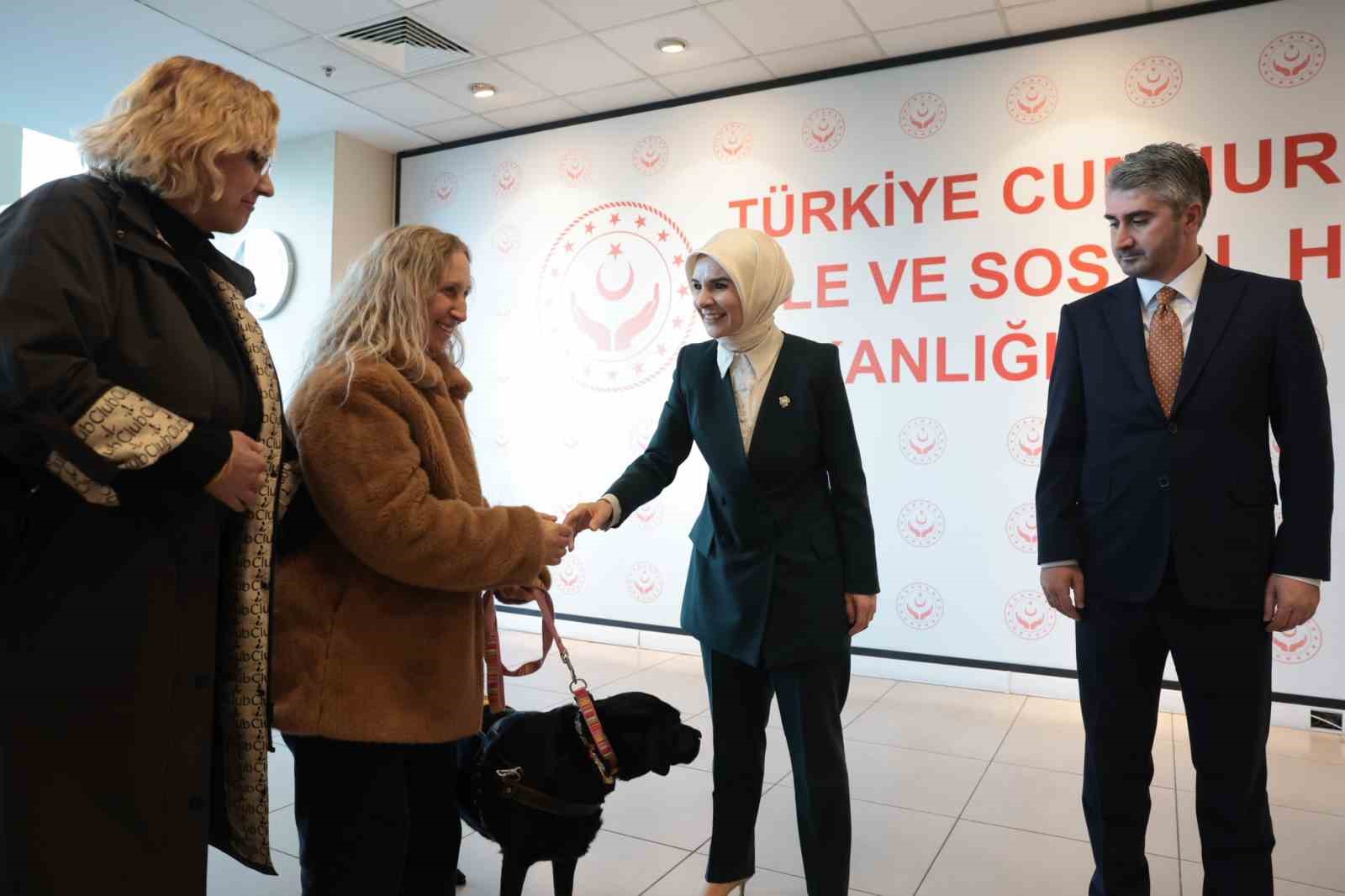 bakan goktas personel ile bayramlasti 1 OcwuLtuJ