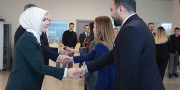 bakan-goktas-personel-ile-bayramlasti-1CZXNcQc.jpg