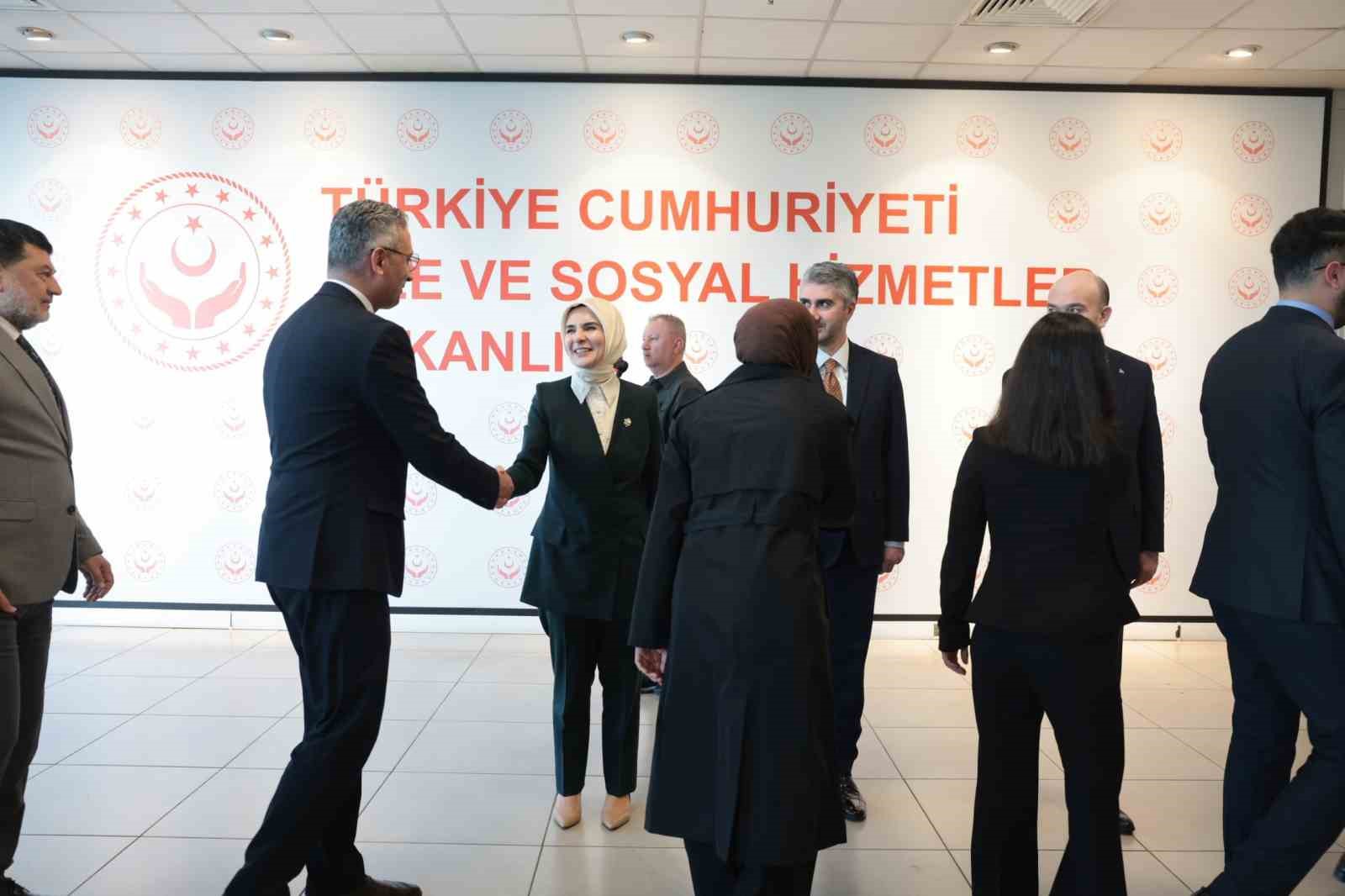 bakan goktas personel ile bayramlasti 2 CsJdDHH5