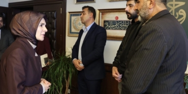 bakan-goktas-rojinin-babasi-nizamettin-bey-ile-bakanligimizda-bir-araya-gelerek-acilarini-paylastik-zSNRa4IQ.jpg