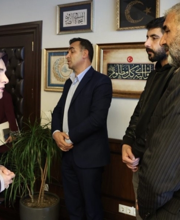 bakan-goktas-rojinin-babasi-nizamettin-bey-ile-bakanligimizda-bir-araya-gelerek-acilarini-paylastik-zSNRa4IQ.jpg