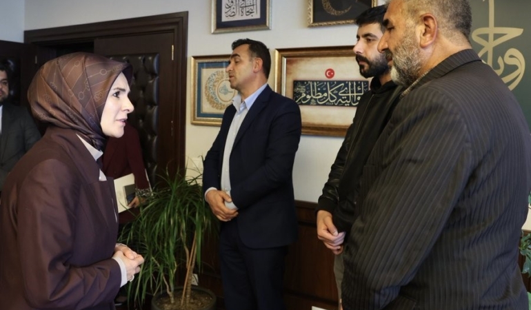 bakan-goktas-rojinin-babasi-nizamettin-bey-ile-bakanligimizda-bir-araya-gelerek-acilarini-paylastik-zSNRa4IQ.jpg