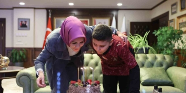bakan-goktas-sehidin-oglunun-dogum-gununu-bakanlikta-kutladi-n1QMinUM.jpg